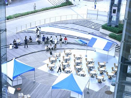 �e���r�����̕��X���e���g�Ȃǂ̐ݒu�����Ă��܂�